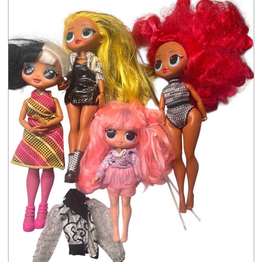 L.O.L. Surprise! O.M.G. Bundle of 4 dolls with Outfits plus accessories